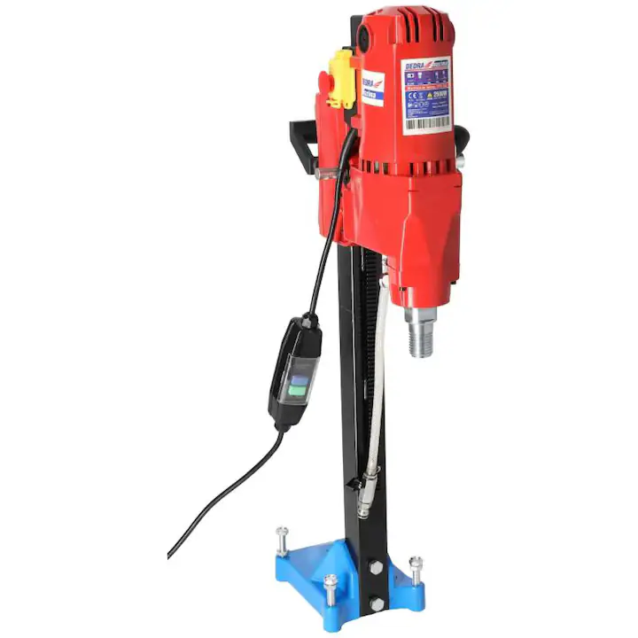 Masina de Carotat Profesionala Dedra DED7622, Foraj Umed cu Racire pe Apa, Putere Motor 2400W, Diametru Carote 80-205mm, Include Suport Tip Trepied, Pentru Beton si Caramida, Ambreiaj Suprasarcina Mecanic