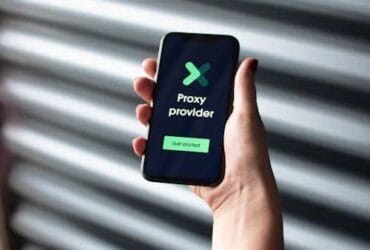 Totul despre Proxy: Ce Este, Cum Funcționează și Cum Îți Protejează Identitatea Online? 66 internetromania.ro totul despre proxy ce este cum functioneaza si cum iti protejeaza identitatea online