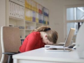 internetromania.ro agentie seo vs freelancer seo de pe site urile de anunturi care este alegerea corecta